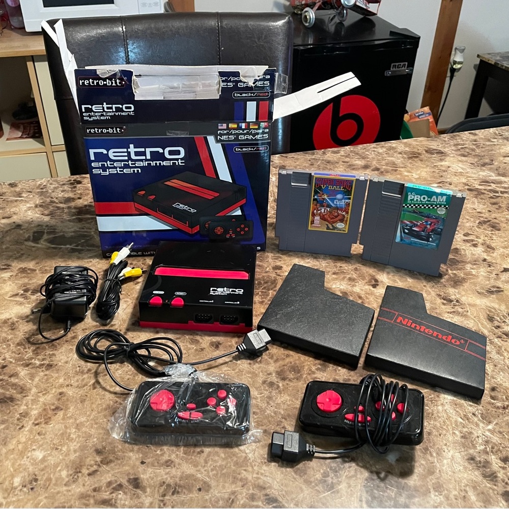 NES clone console with 2 games /2 controllers
